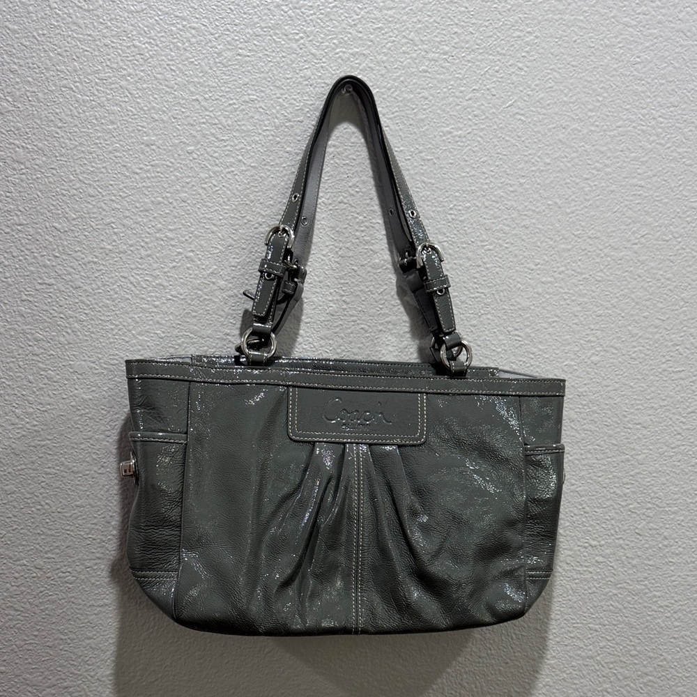 🩶 Coach Stunning Gray Shoulder Bag with Light Blue Interior 🩵